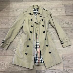Burberry Sandringham trench coat size 38